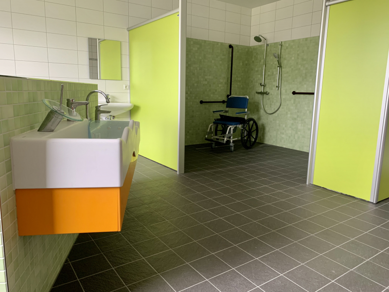 dusche.jpeg